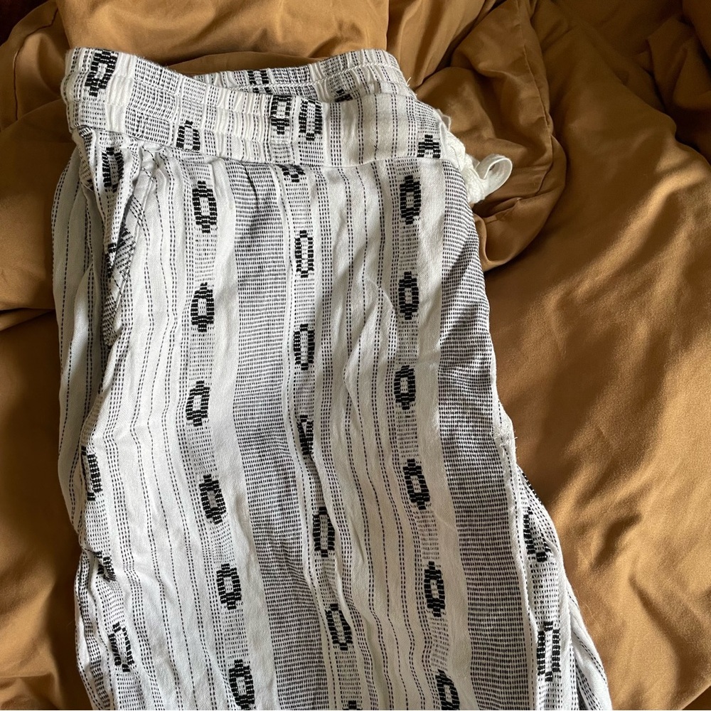 STYLE & CO Black & White Beach Linen Rayon Blend Lightweight Cropped Capri Pants - Picture 7 of 10